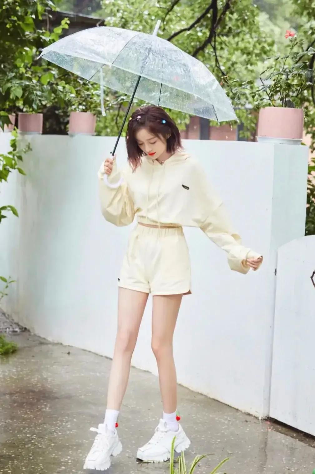 吴宣仪短发更多了少女的俏皮和可爱