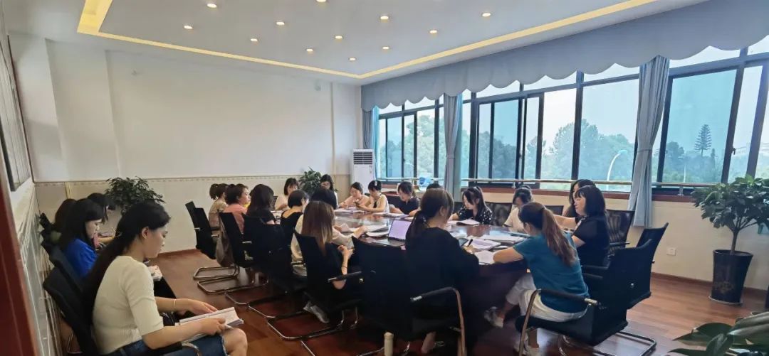 成都市双流区实验小学外国语学校开展阅读课程专题研讨教研活动