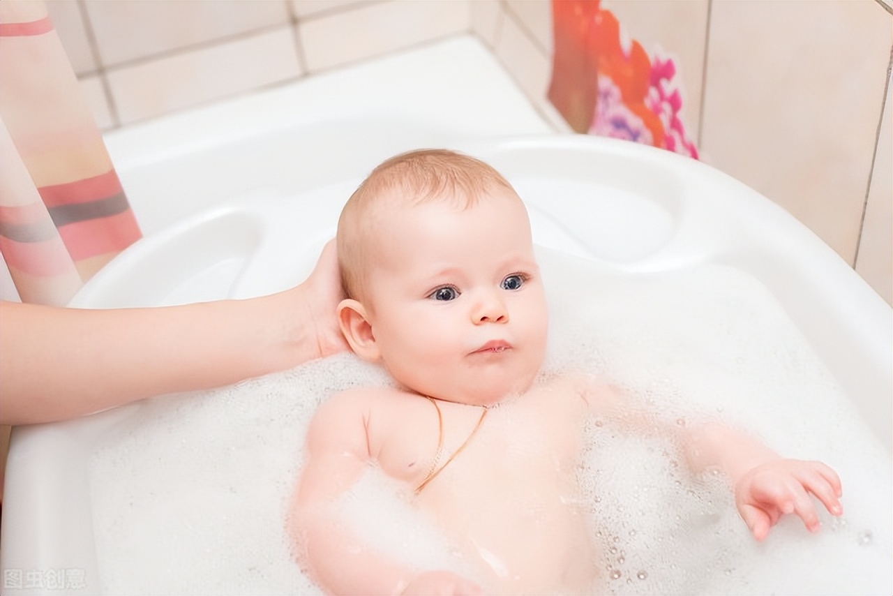 嬰兒洗澡5訣竅 寶寶清爽過夏天