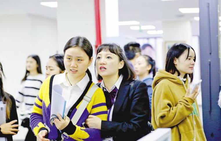 大學生畢業需謹慎，“三方協議”別隨便簽署，容易丟了應屆生身份