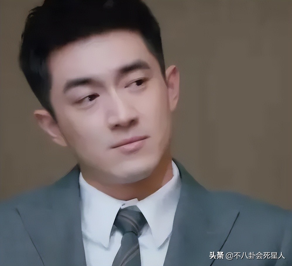 内娱新晋“发面馒头”，肿胀僵硬没眼看，让动脸前辈们自愧不如