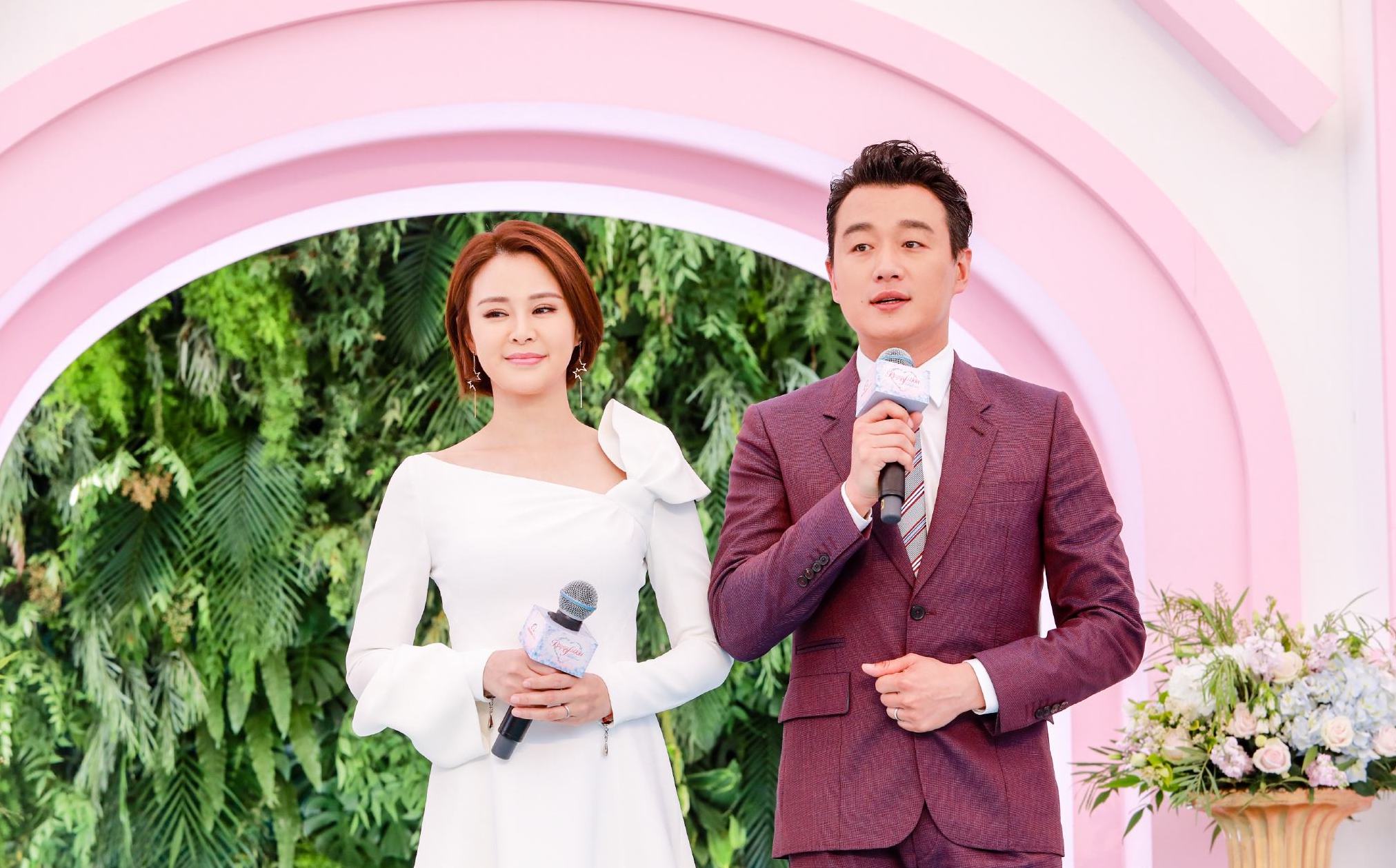 演员关悦，与佟大为“师生恋”是谣言，婚后一家五口生活幸福