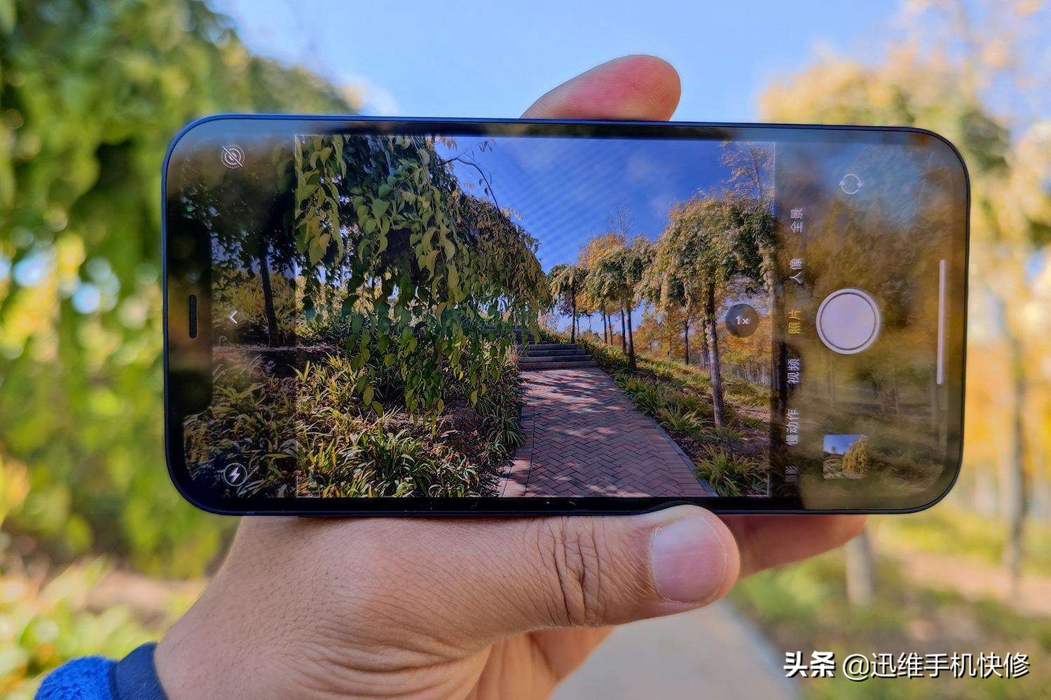 如何关闭iPhone拍照时的快门声音？
