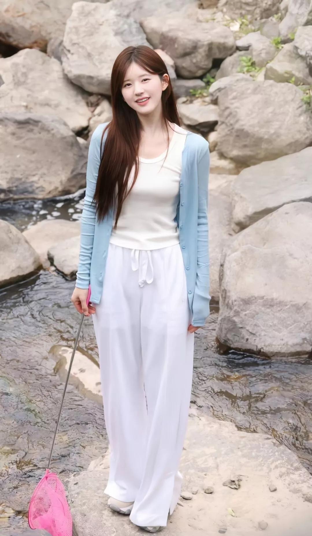 手机桌面，明星孟子义、赵露思、鞠婧祎和张钧甯