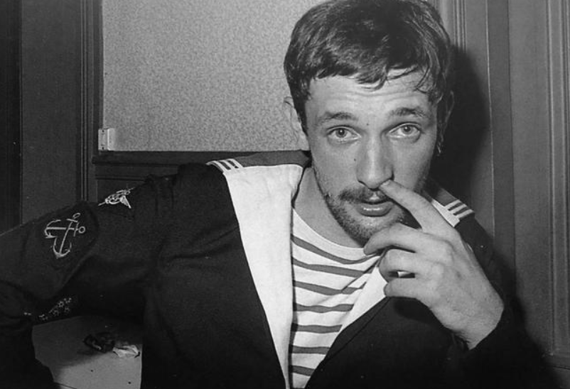 老佛爷和圣罗兰：年少成名亦敌亦友，却因同一个花美男陷入三角恋