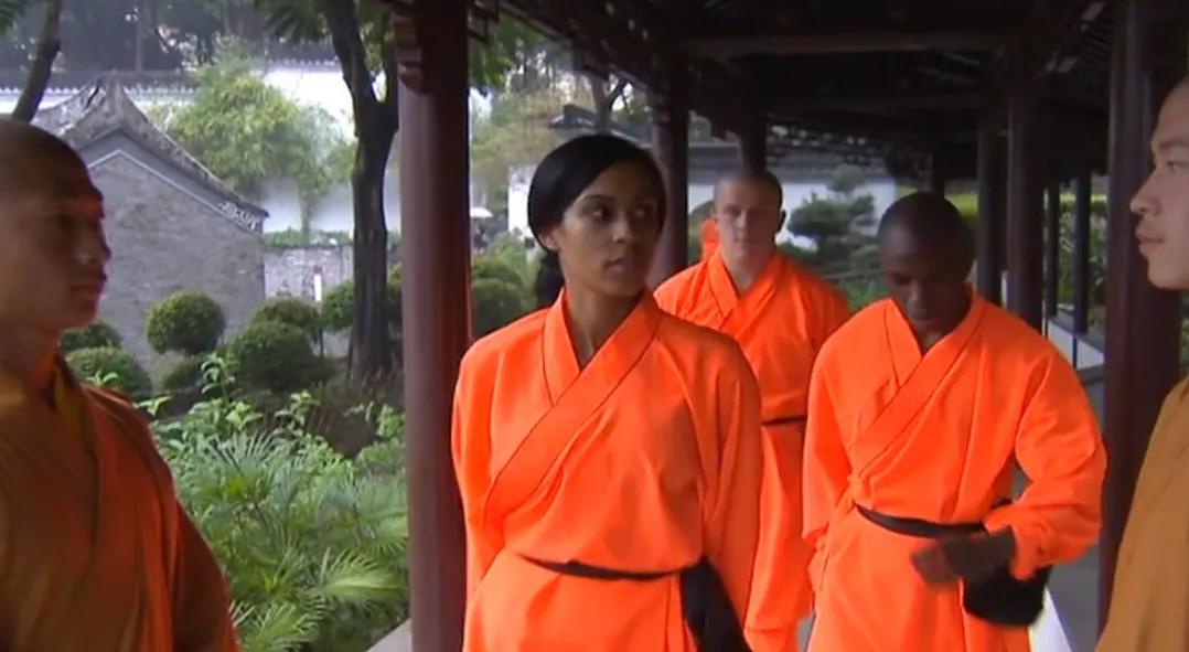 少林功夫有多神奇？英国混混被送到中国学功夫，仅需一周脱胎换骨