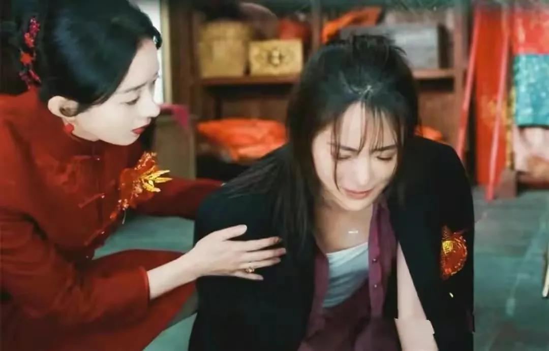 赵丽颖的《幸福到万家》大火也首先把陋俗“婚闹”推到了大众眼前