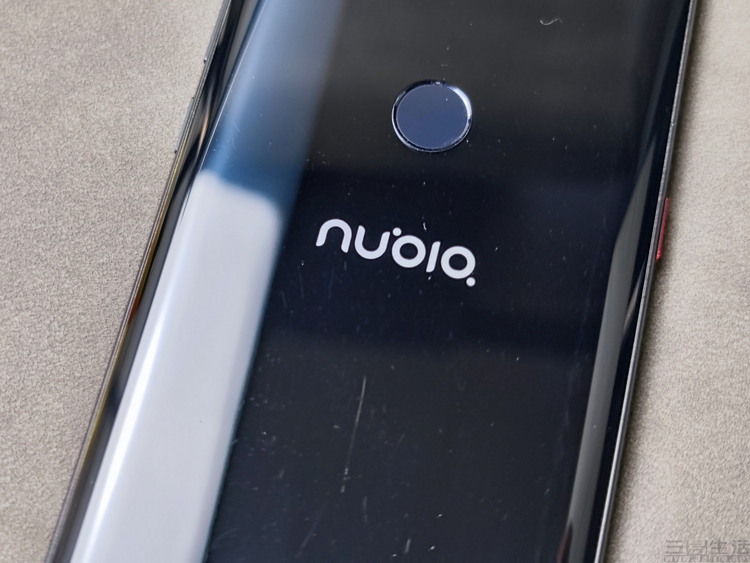 系统升级会“负优化”拍照？我们测了两台手机