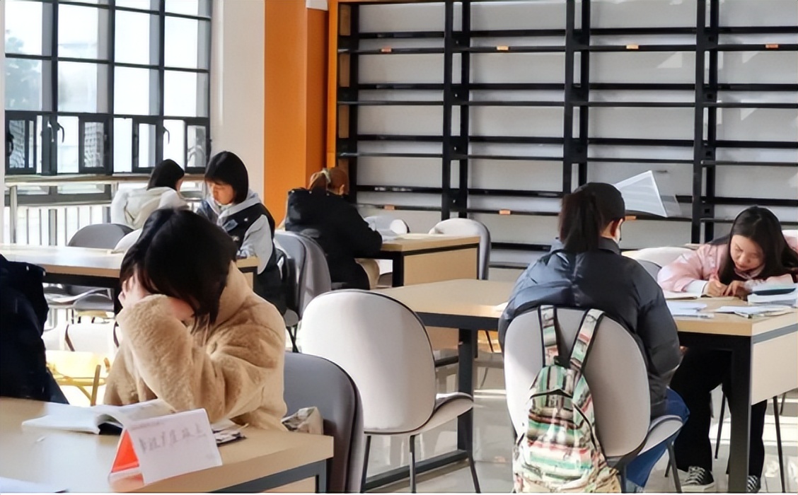 同样是挂科，大一挂科和大三挂科影响却天差地别，学生要心中有数