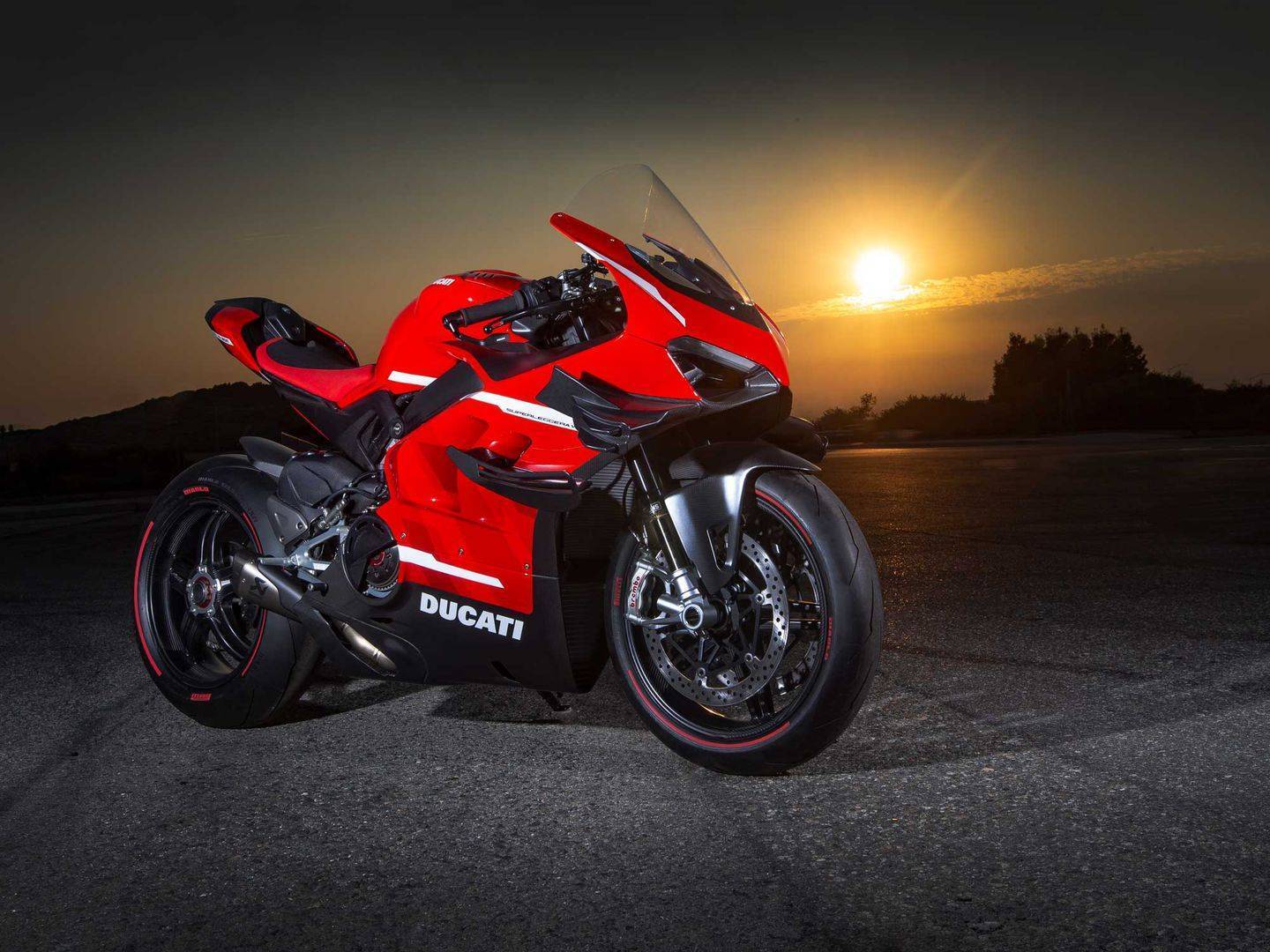 最佳中量级街车:2021 aprilia tuono 660