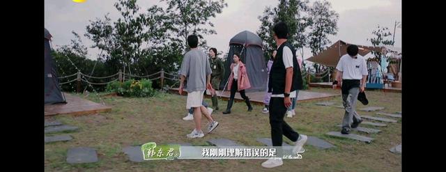 露营状况百出，韩东君一展成熟男人风范，频频化解难题成“团宠”
