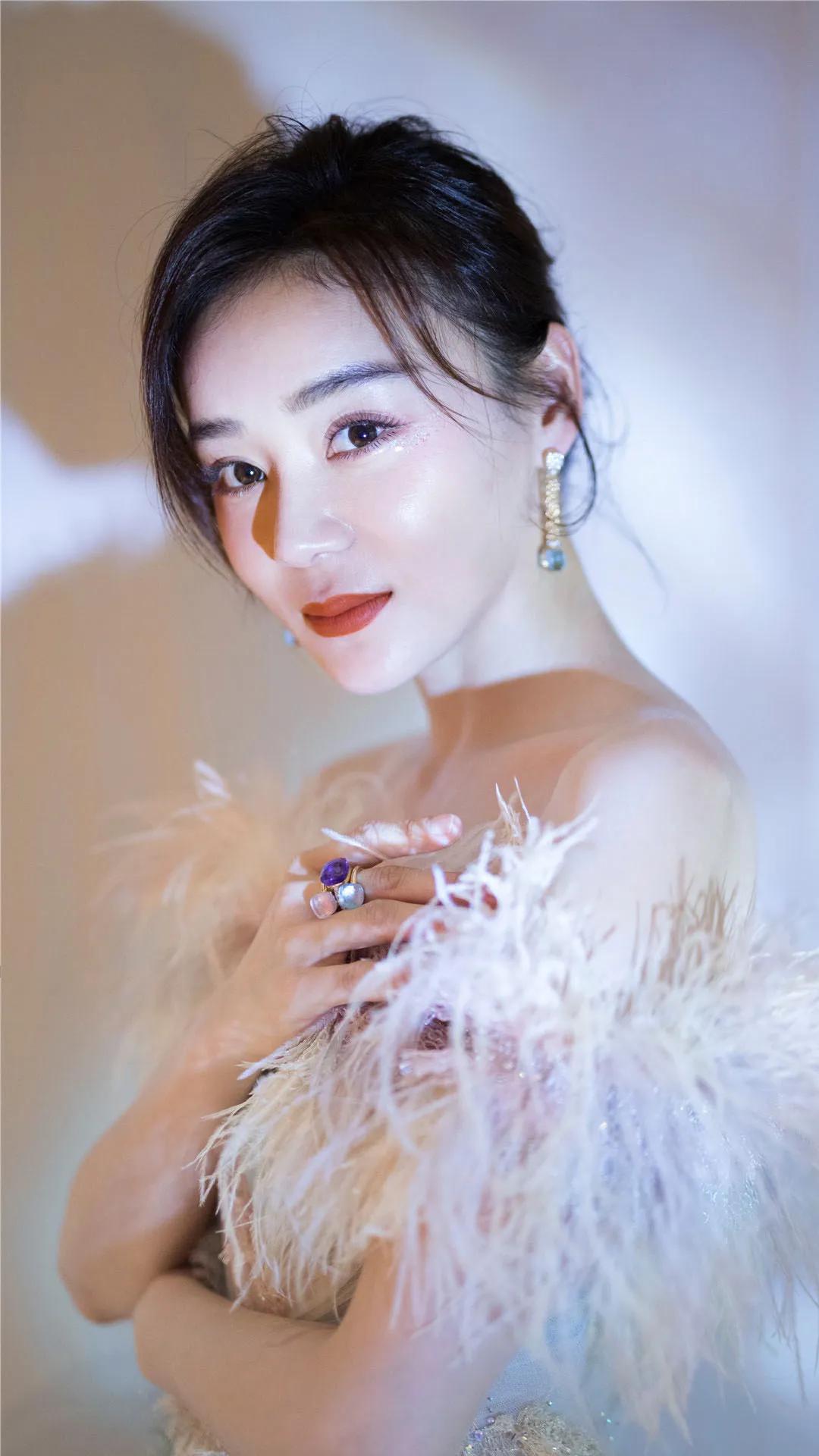 袁姗姗，25张精美的照片