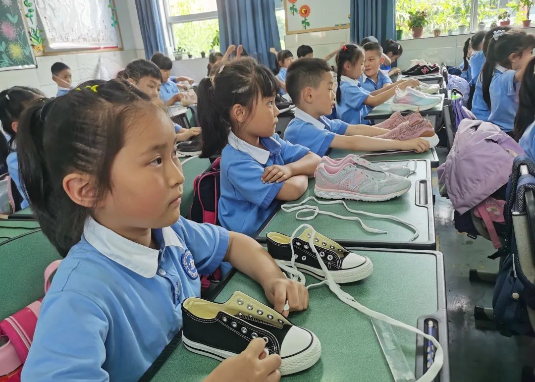 发扬劳动精神 争做先锋少年｜记川大西航港实小劳动技能大赛活动