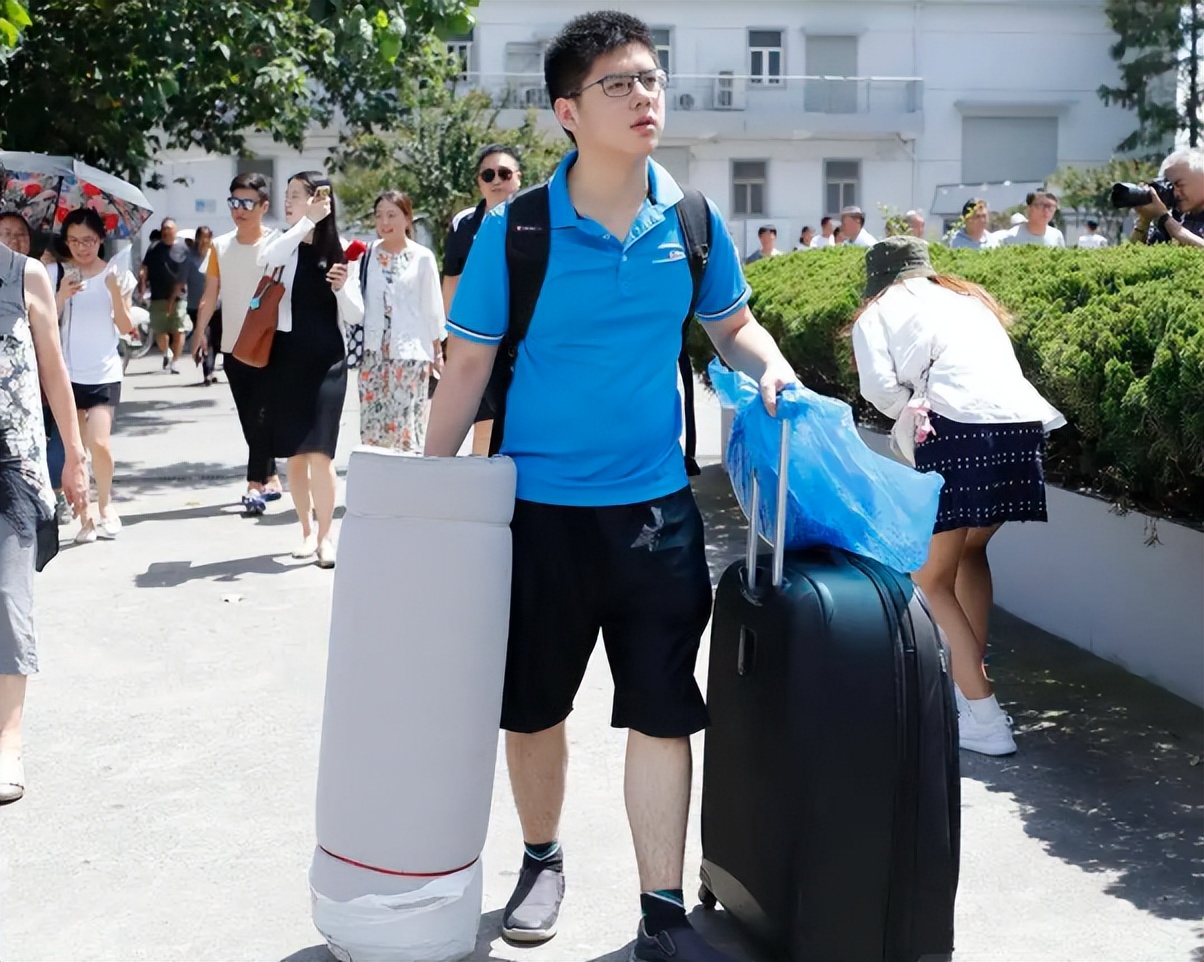 北方学生去南方读大学，感觉来到另一个世界，尤其是晚上感受颇深