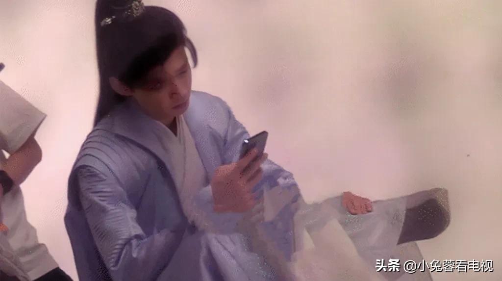 白敬亭现身横店拍摄《长风渡》定妆照拍摄