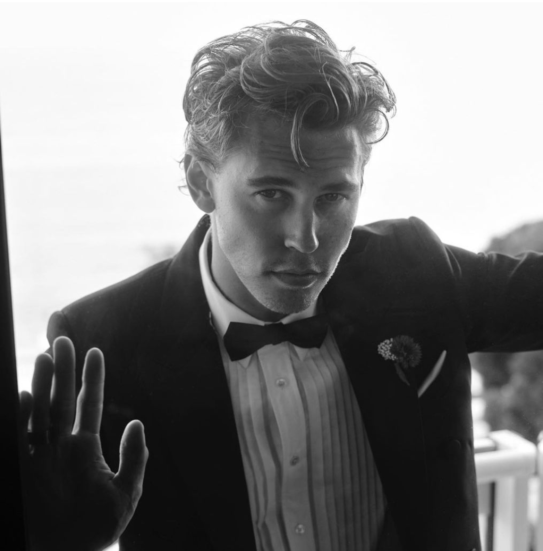 被猫王前妻及女儿肯定：这位俊秀美少年，他是谁？