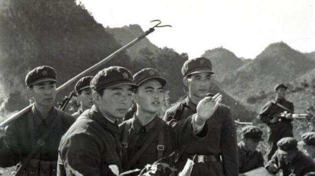 1979年，刚入伍52天的新兵就获一等功，后来升至什么军衔？