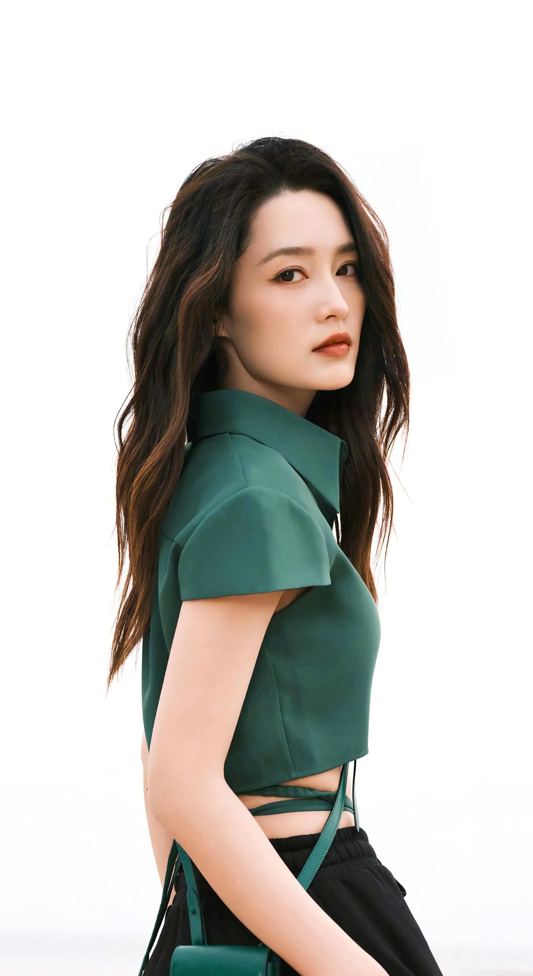 李沁原图画质增强版美图分享