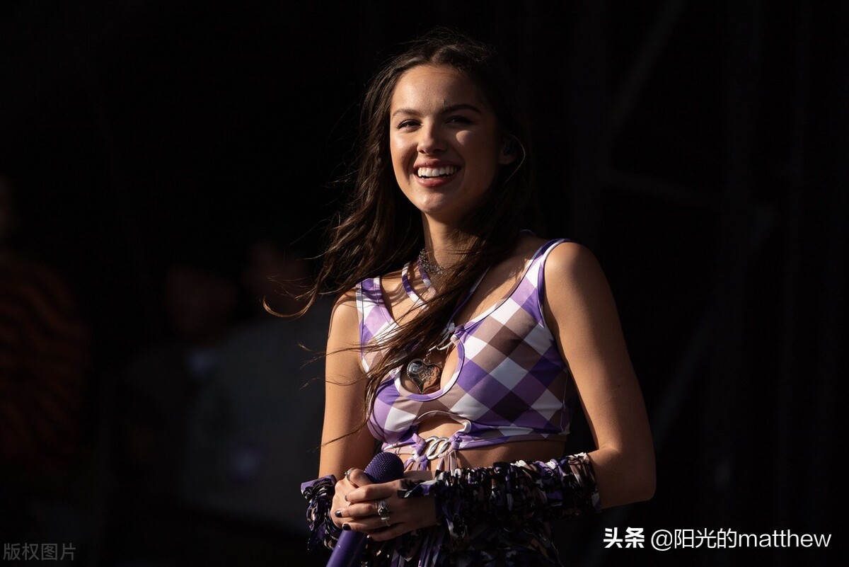 格拉斯顿伯里音乐节第四天，奥利维亚·罗德里戈激情献唱