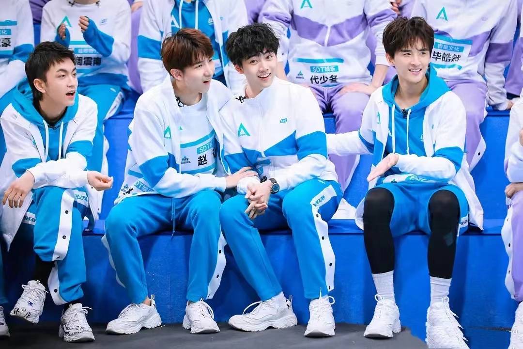 被“抛弃”的练习生：下了节目被赶出宿舍，穷到只剩五毛钱