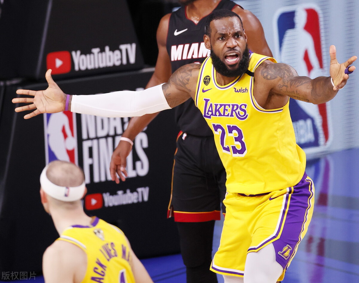 nba比赛为什么得分后暂停(詹姆斯已渐渐跌落神坛，NBA联盟不会再为他开绿灯)