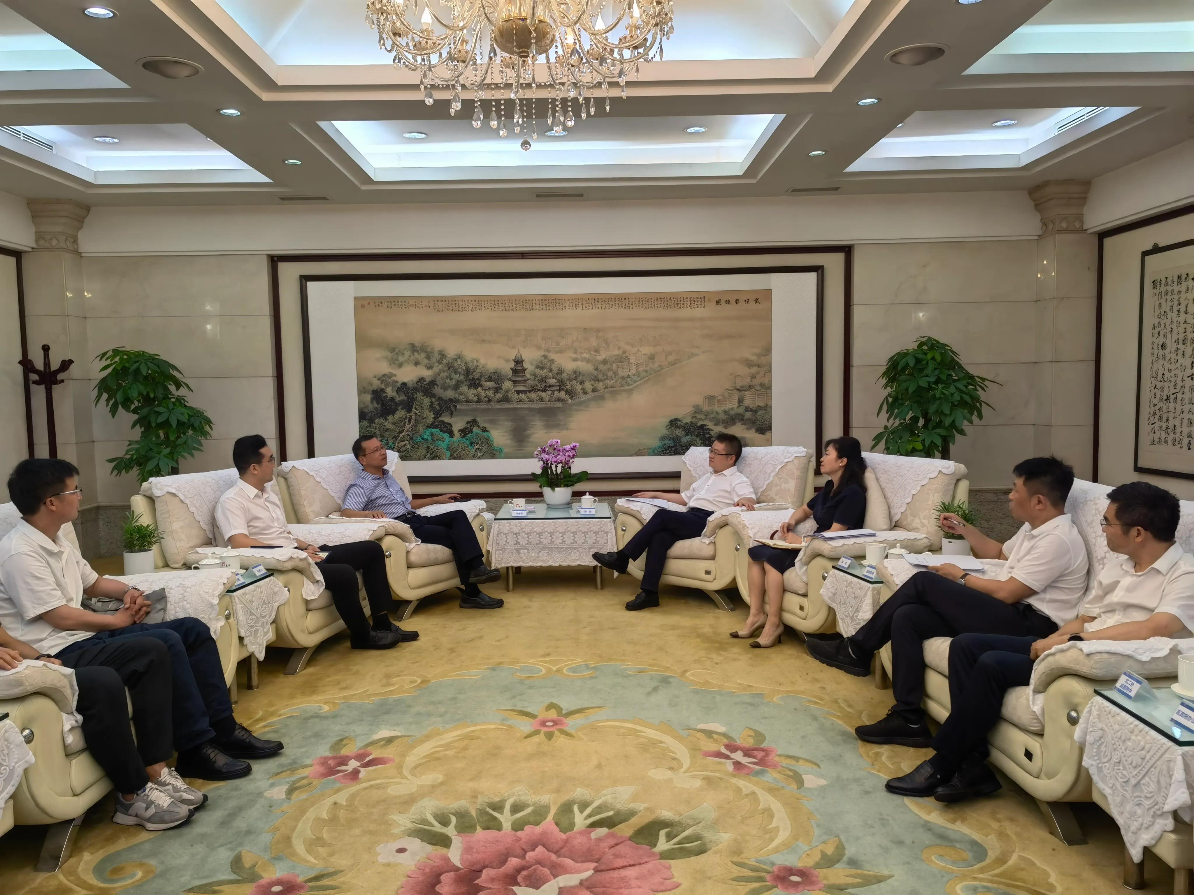 武侯区人民政府与北京第二外国语学院深化合作
