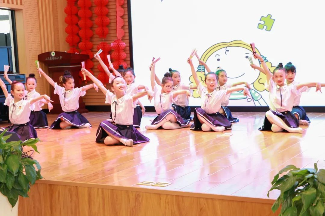 双流区彭镇小学开展第十四届校园艺术节海选暨文艺展演活动