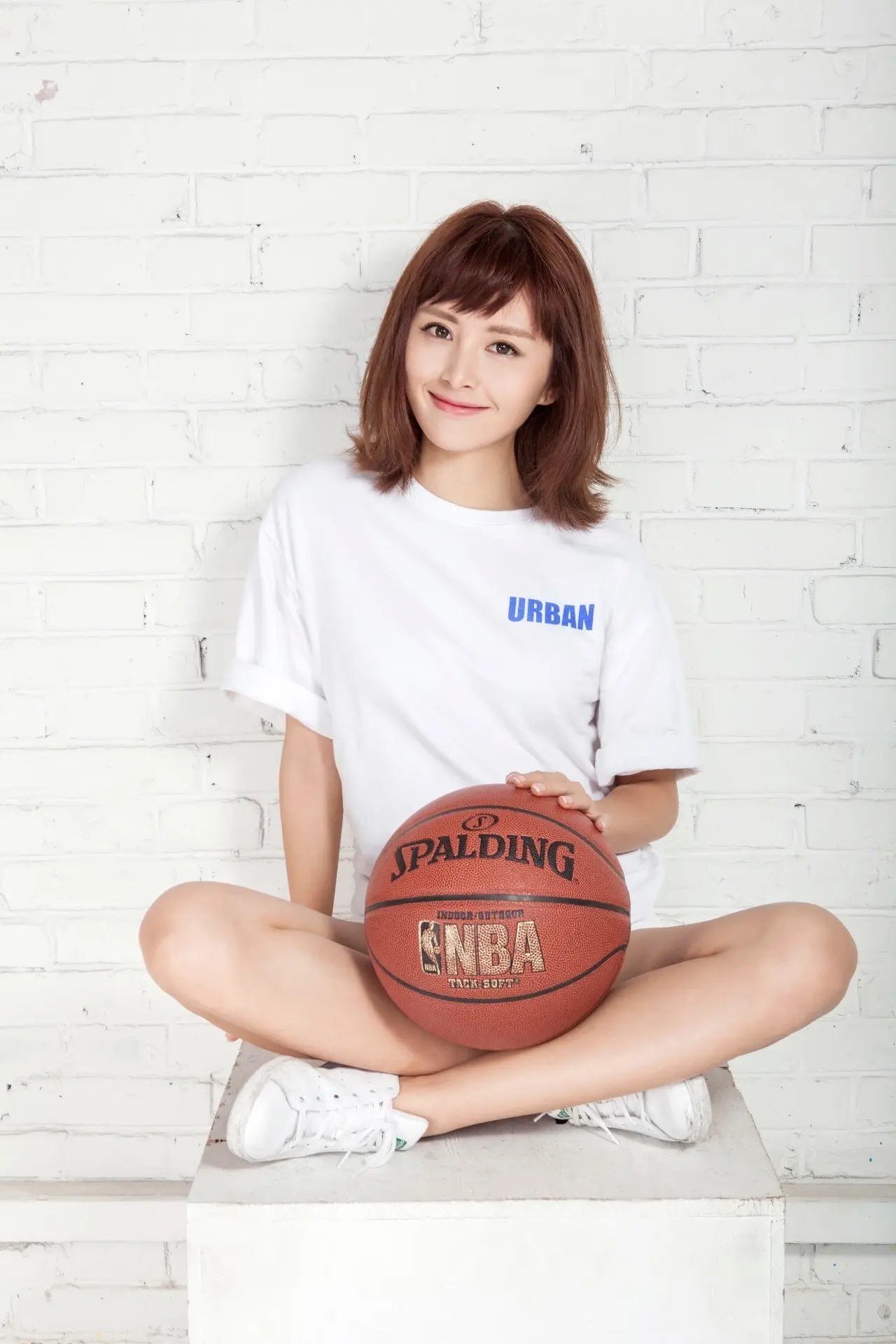 美娜在cba解说哪个队(玩转CBA与NBA，美娜和小七佳依以及张曼源等，谁是篮球主播一姐？)