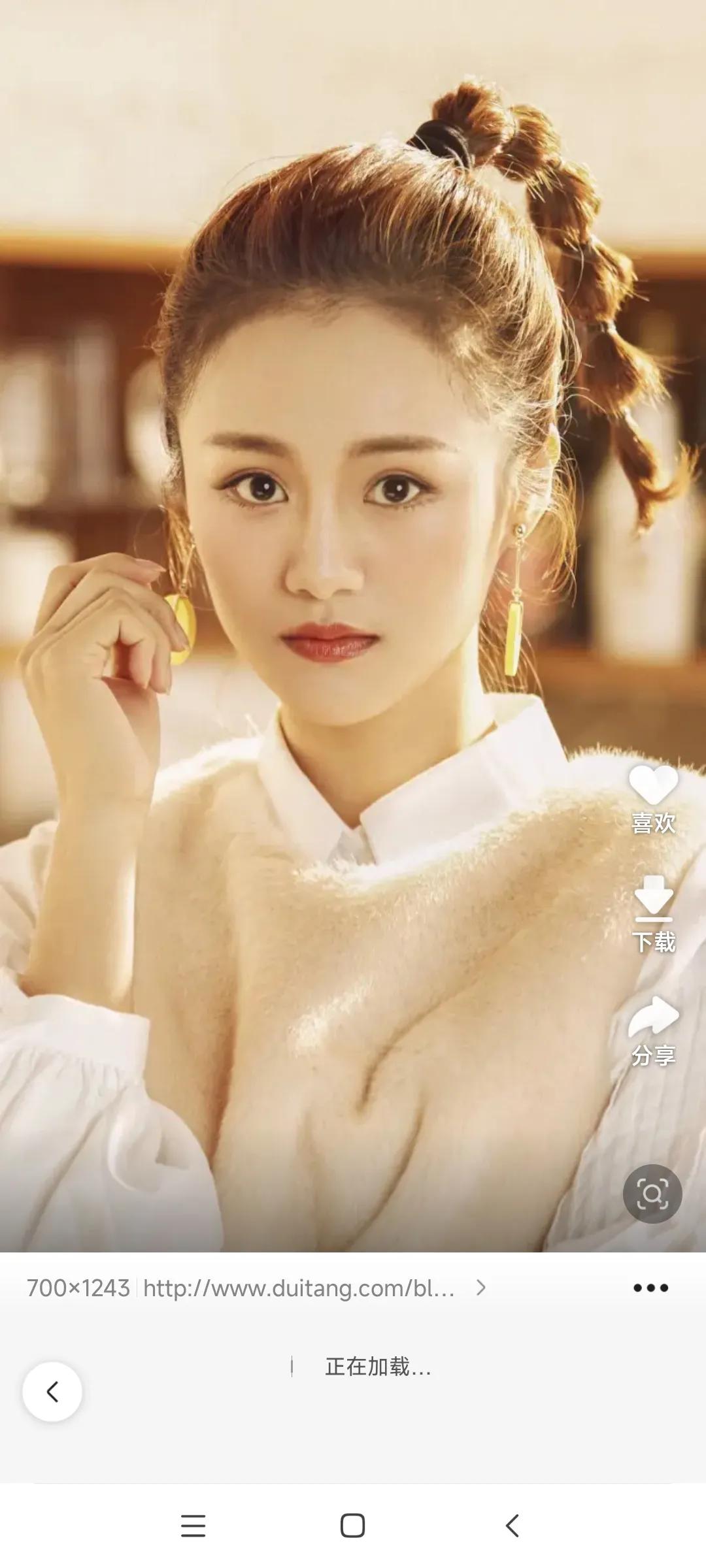 花千骨糖宝在剧中单纯可爱，没想到在剧外已经结婚