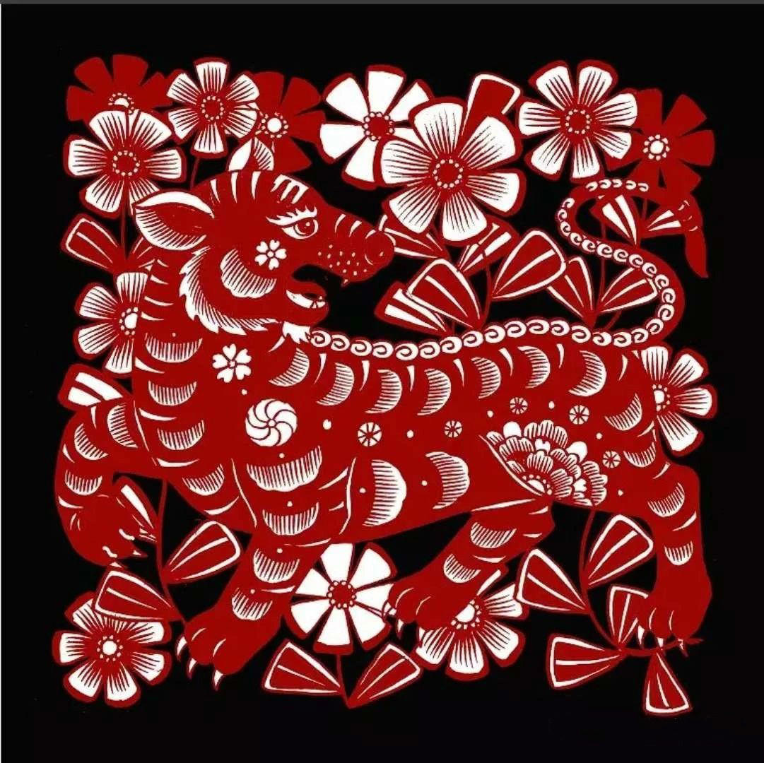 红与黑的强烈碰撞，演绎出精美绝伦的十二生肖剪纸