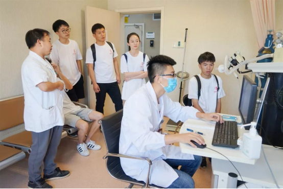 中国医学院“30强”榜单，分为4个阶梯，第三档适合中等生