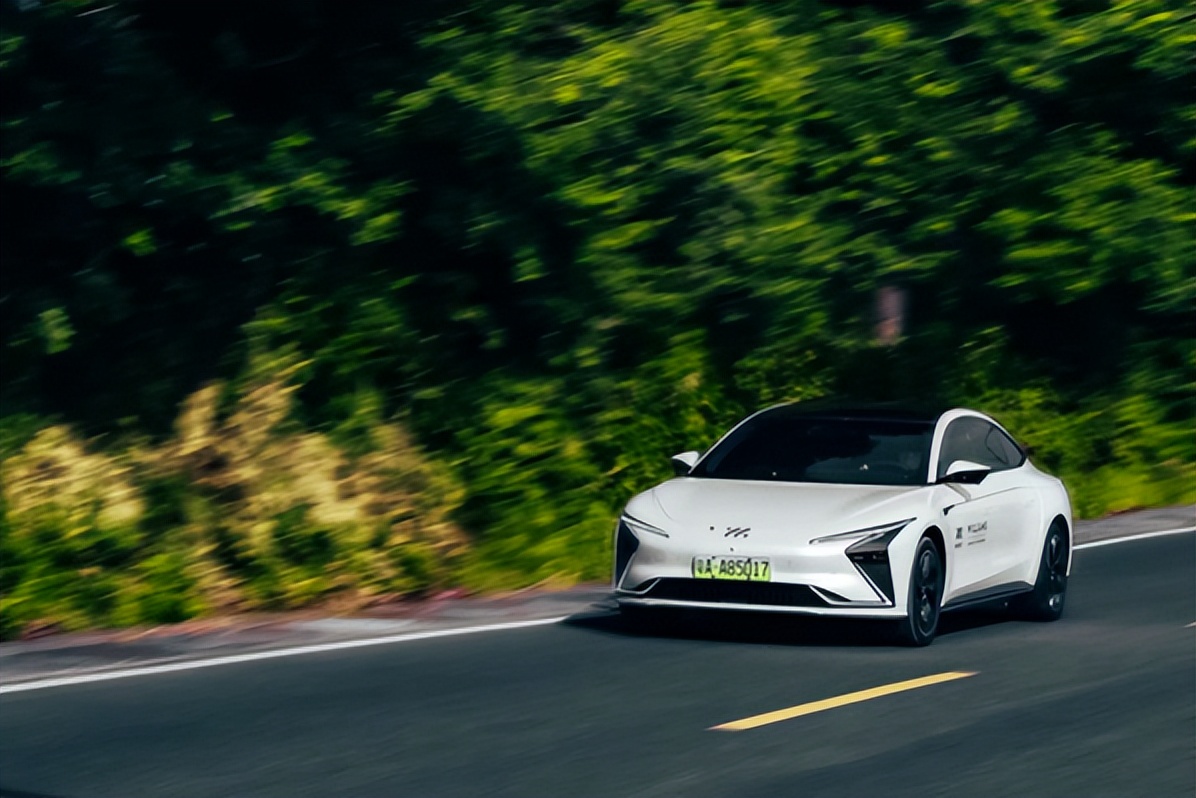 智己L7全国道路试乘试驾活动—宁波站正式开启