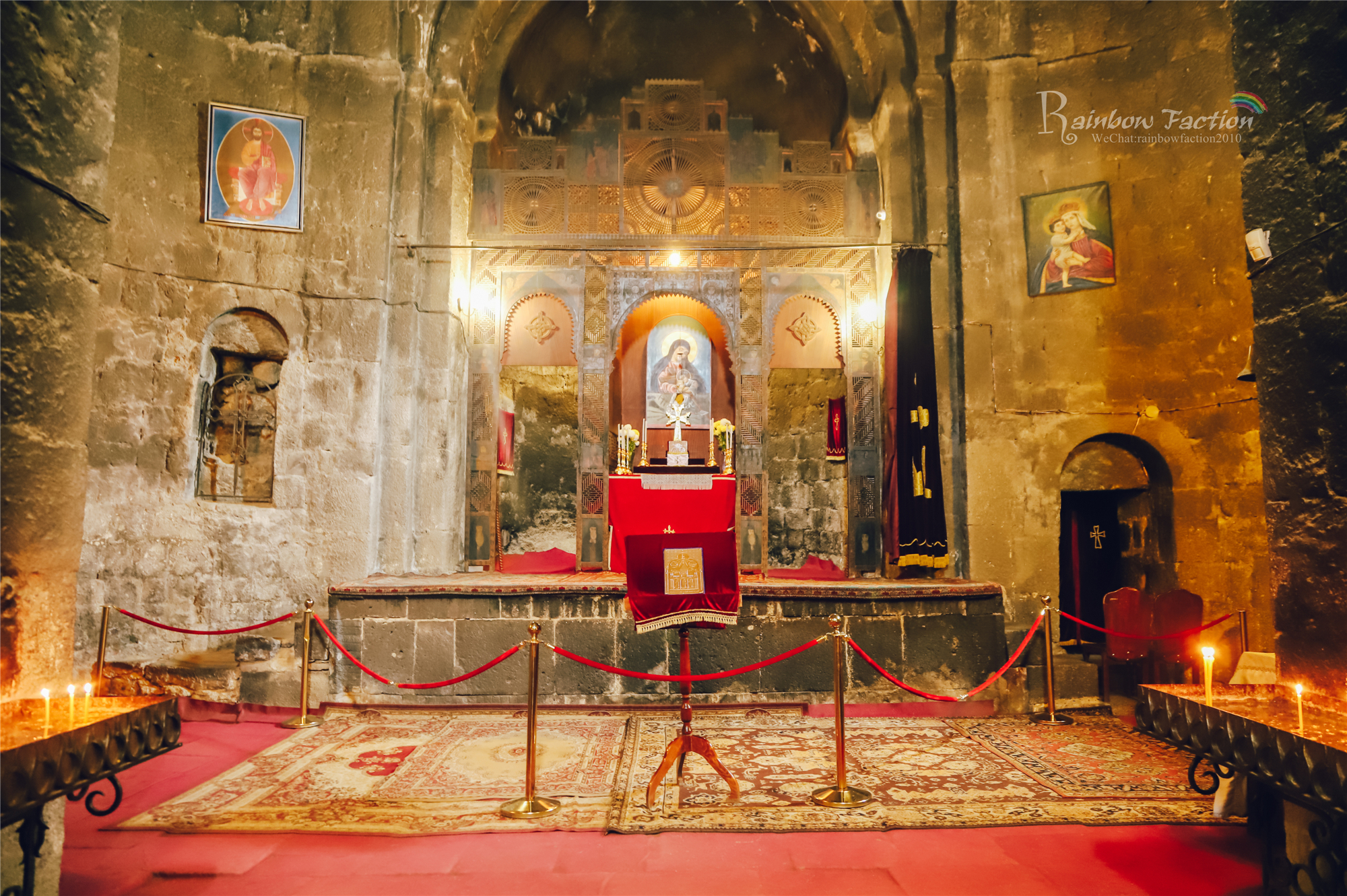 在亚美尼亚塞凡湖，邂逅一场浪漫美丽的婚礼