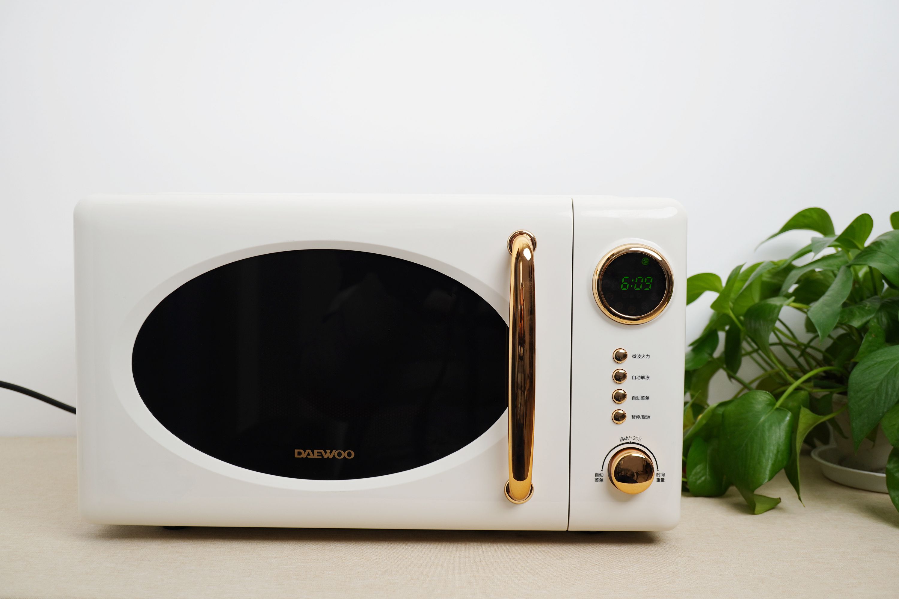 除了用来热菜热饭，现在的微波炉还能做这么多你知道吗？