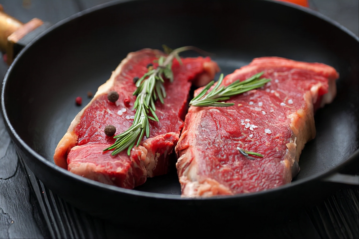 炒菜锅：铁锅、不粘锅、不锈钢锅、砂锅、铝锅，哪种锅更值得买？