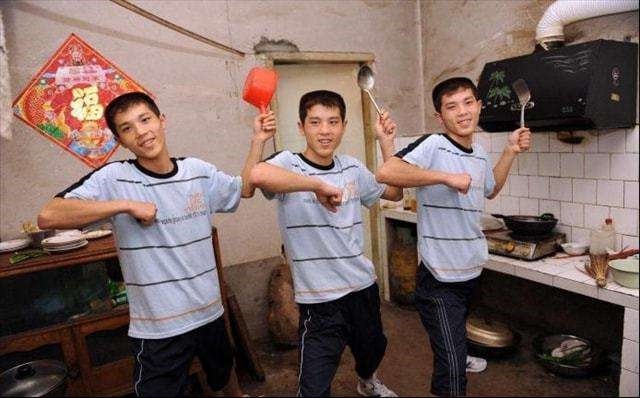 山东三胞胎同时考上211高校，十年后同日成婚：爷爷盼着抱重孙