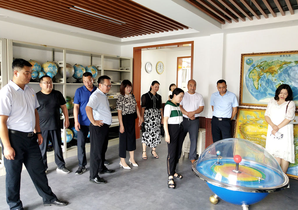 漢陰縣初級中學(xué):校際交流搭建學(xué)校發(fā)展快車道(圖7) 漢陰縣初級中學(xué):校際交流搭建學(xué)校發(fā)展快車道(圖7)