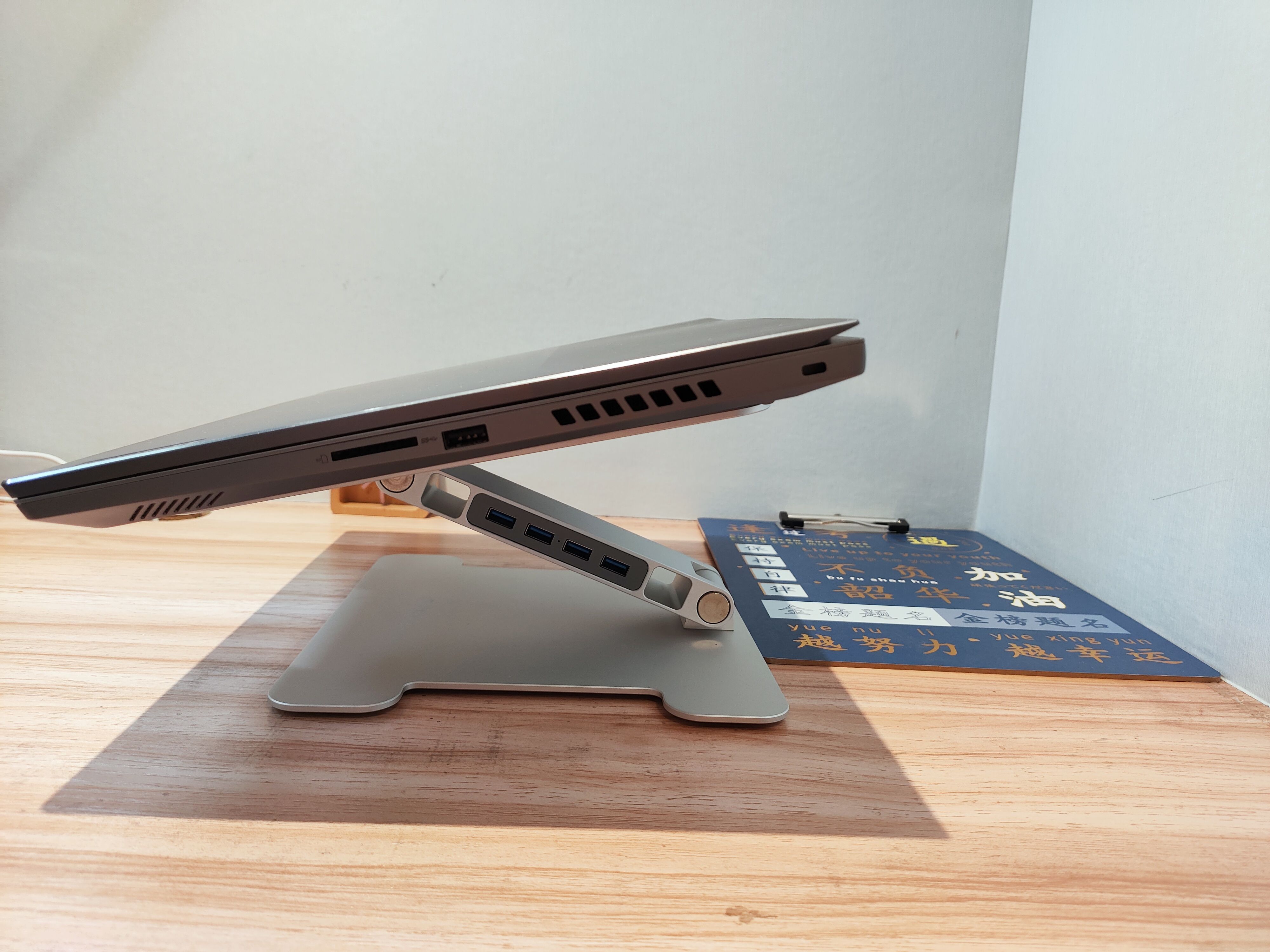 拥有ORICO增高折叠支架，肩颈酸痛电脑病乖乖远离我