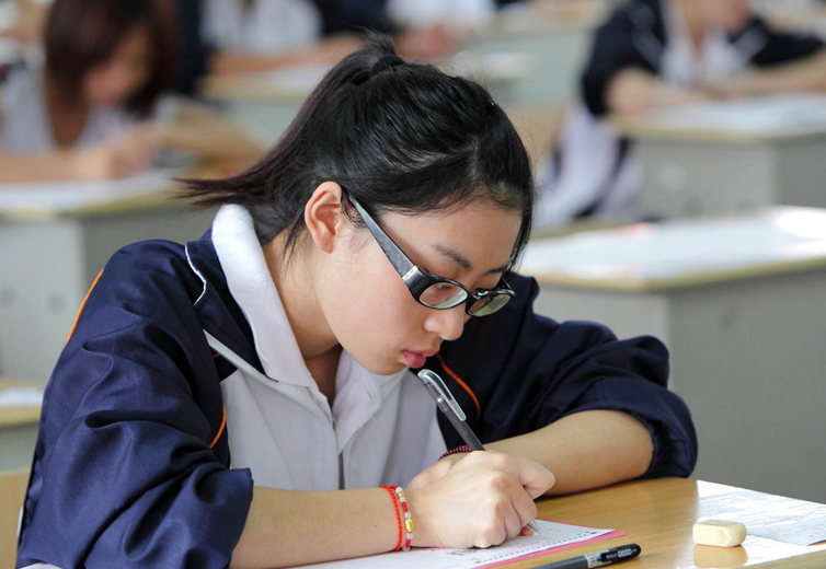 2022年浙江省“春考”开启，57.6万人奔赴考场，其他考生感到不公