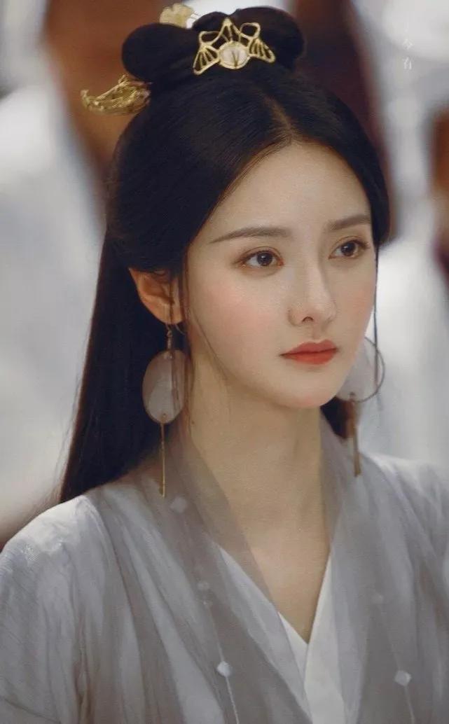 冷艳美人张芷溪