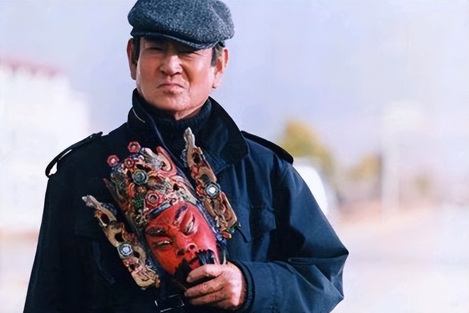 镜头之外，一代男神高仓健的生活