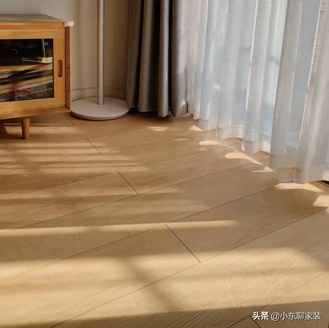 木地板选购攻略，不同种类的地板有啥区别？对比三点，不交智商税