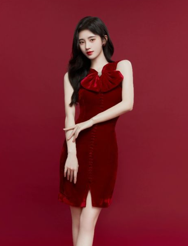 鞠婧祎：美丽小巧的小姐姐，真的很可爱