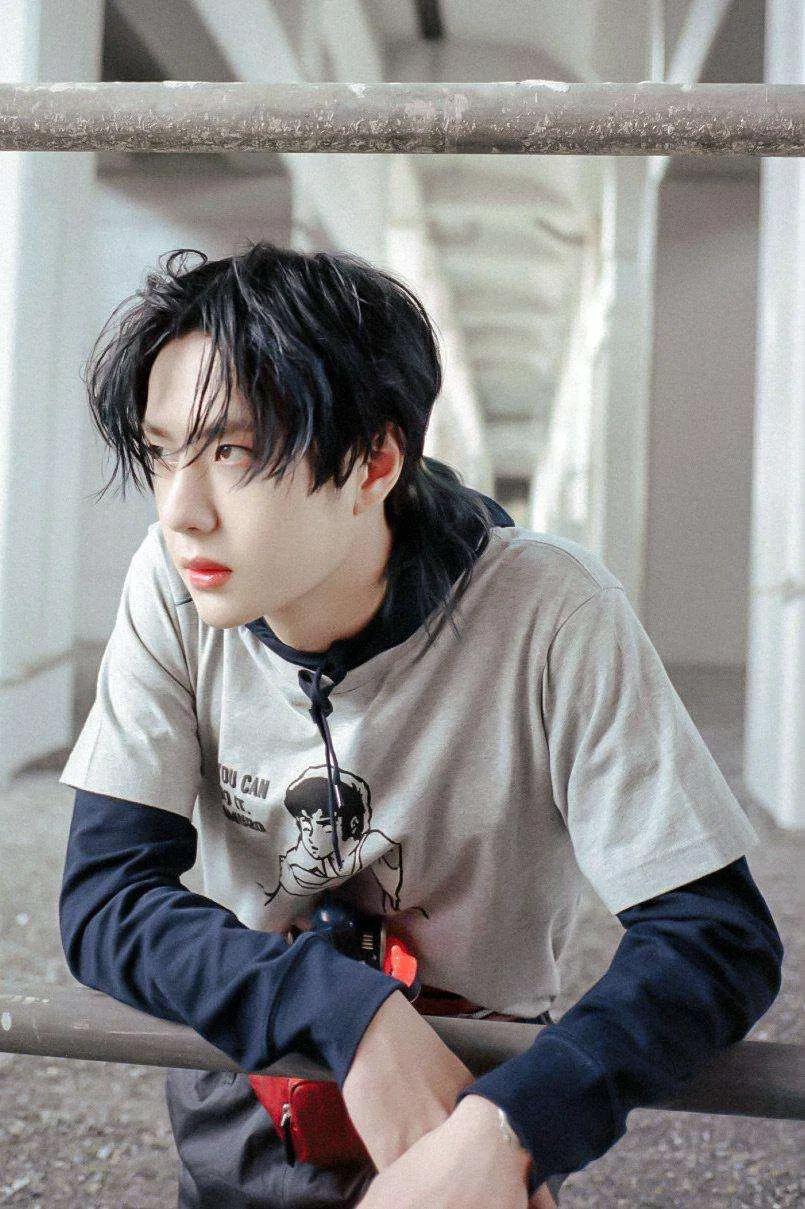 王一博的壁纸图片，你们最喜欢哪张呢