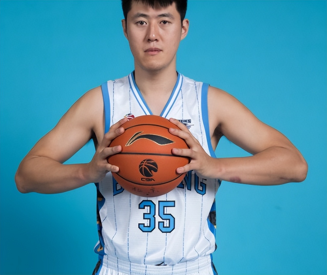 中国进入nba的人有哪些人(1995年至今参加NBA夏联的中国球员都有谁？16人参加，仅一人成功)