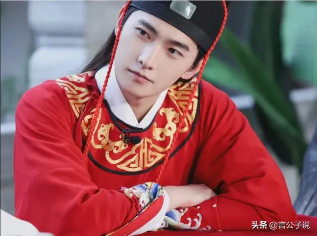 穿红衣古装帅成神的7位男星，有人气质冷艳，有人被请求焊在身上