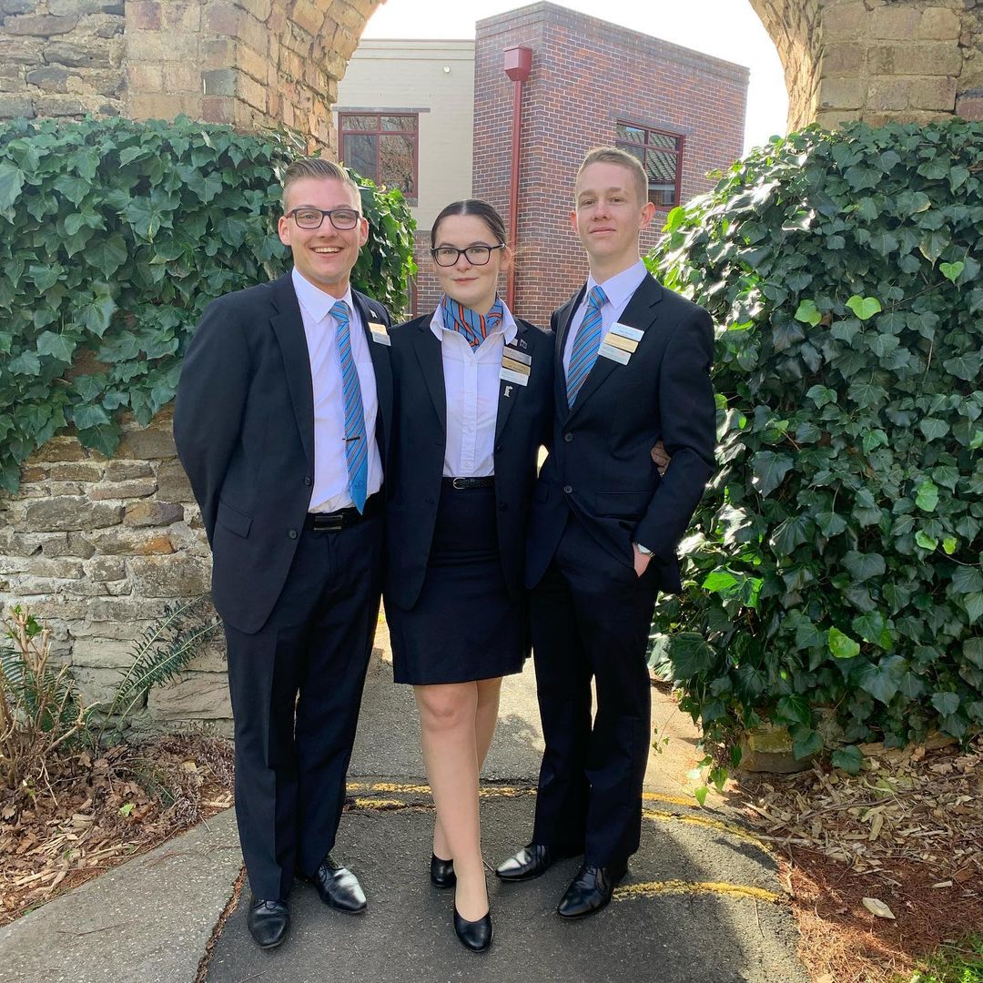 建校31周年，蓝山酒店管理学院的今昔对比