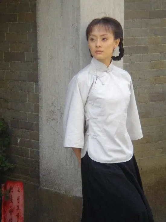 11位女星的民国学生装 灵动俏皮