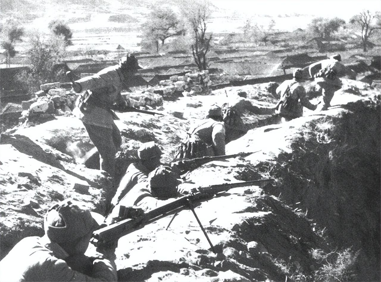 1996年七旬老汉爬到部队驻地，报告首长：战斗任务已完成特来报告