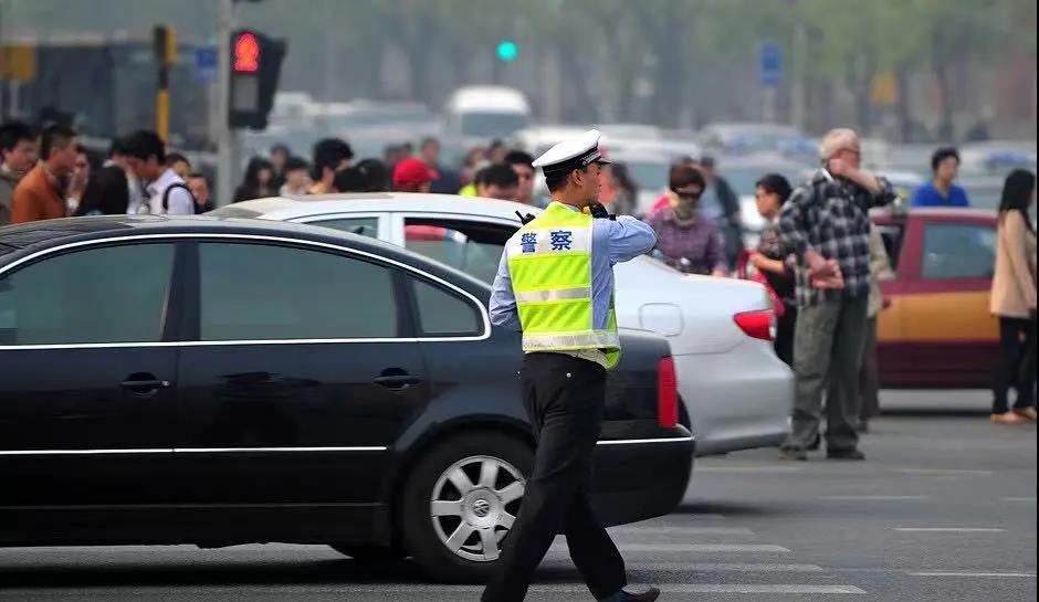 闯红灯扣分吗,闯红灯扣分吗2022最新交规